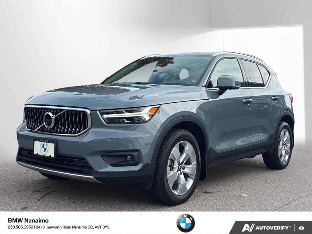Gray 2022 Volvo XC40 SUV / Crossover All-Wheel Drive Automatic