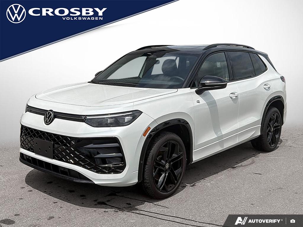 Oryx White Pearl W/Black Roof 2026 Volkswagen Tiguan SUV / Crossover  Automatic